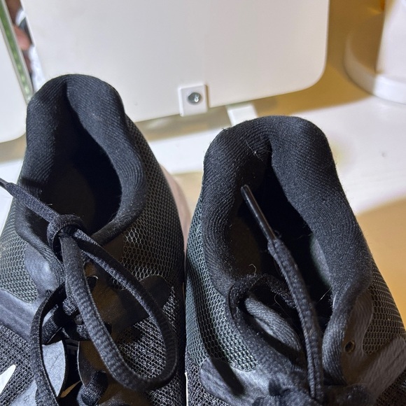 Nike Black and White Running Shoes - Picture 6 of 6